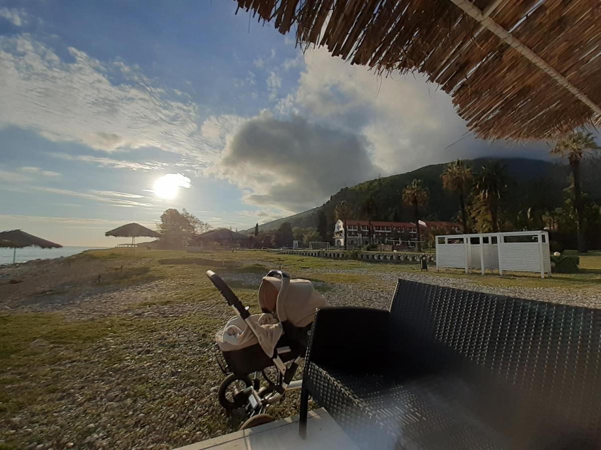 Guest House Ahan กากรา ภายนอก รูปภาพ